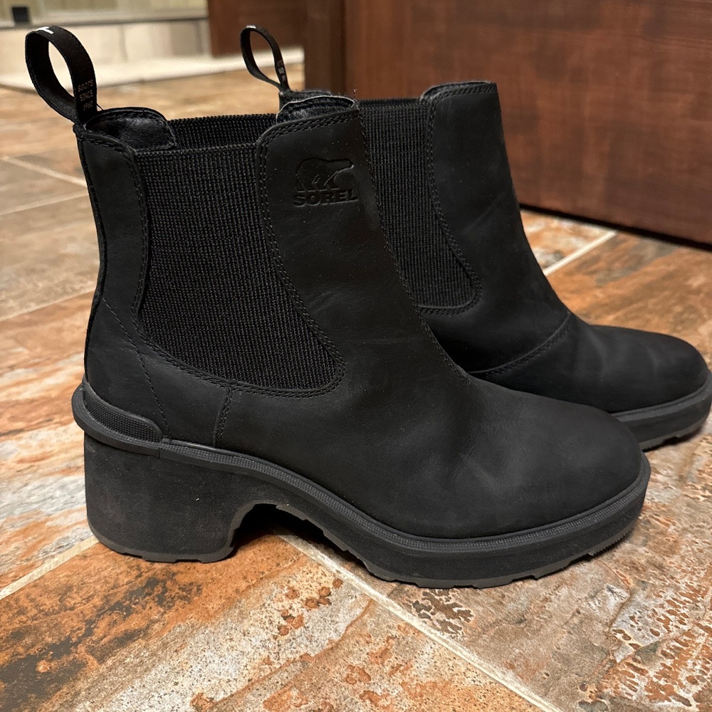 Sorel Hi-Line Heel Chelsea Waterproof Boot in Black, Size 9.5